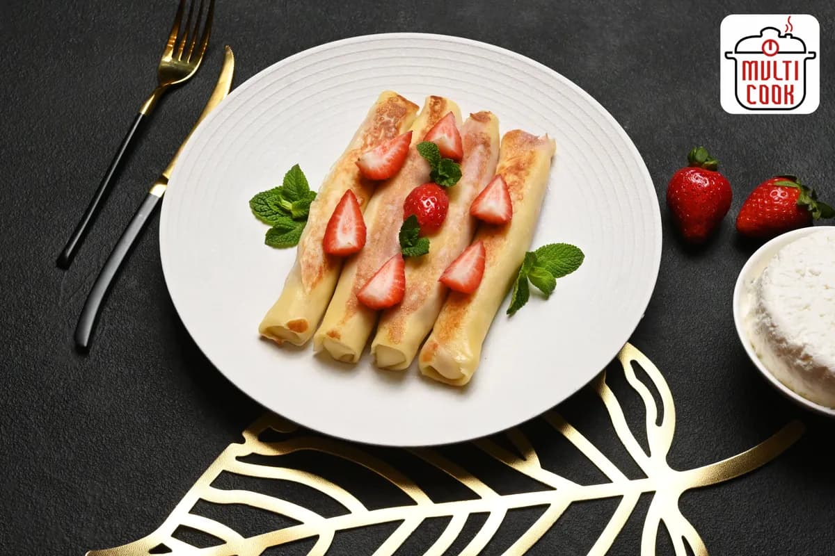 Cheese and strawberry crepes